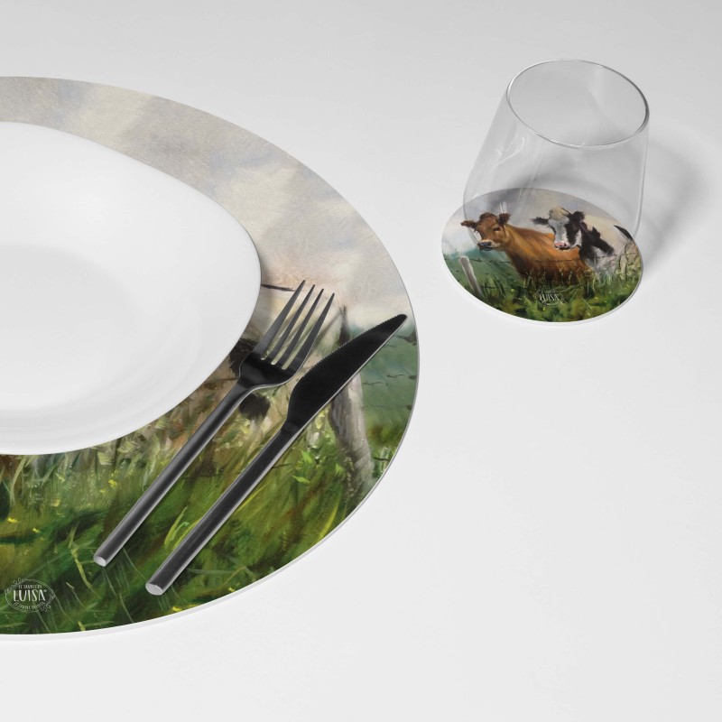Kit 6 sottopiatti e 6 sottobicchieri “Mucche montane”, Collezione Kit sottopiatti con sottobicchieri - Le Tavole di Luisa