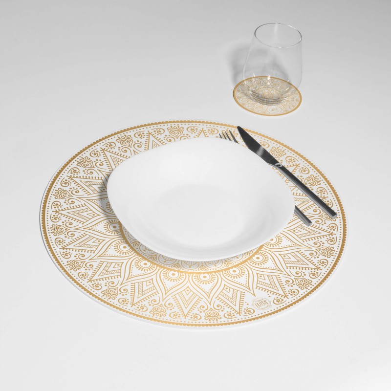 Kit 6 sottopiatti e 6 sottobicchieri “Ricamo dorato”, Collezione Kit sottopiatti con sottobicchieri - Le Tavole di Luisa