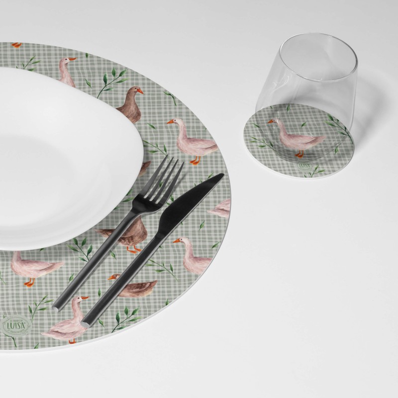 Kit 6 sottopiatti e 6 sottobicchieri “Gentilezza campestre”, Collezione Kit sottopiatti con sottobicchieri - Le Tavole di